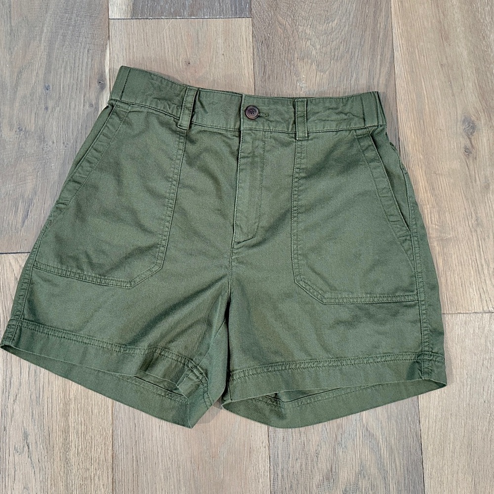GAP Cargo Style Shorts